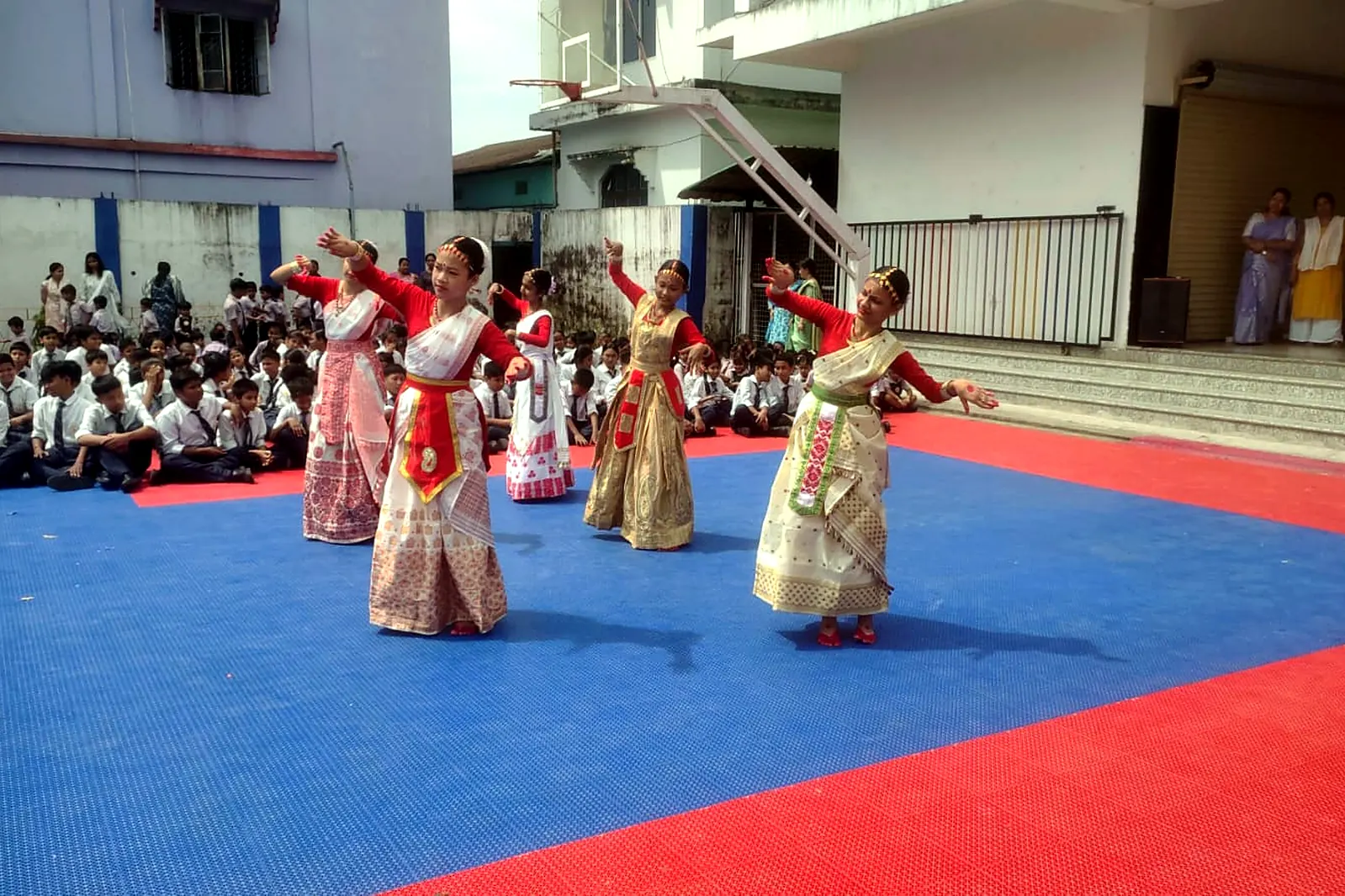 Traditional dance on the school court