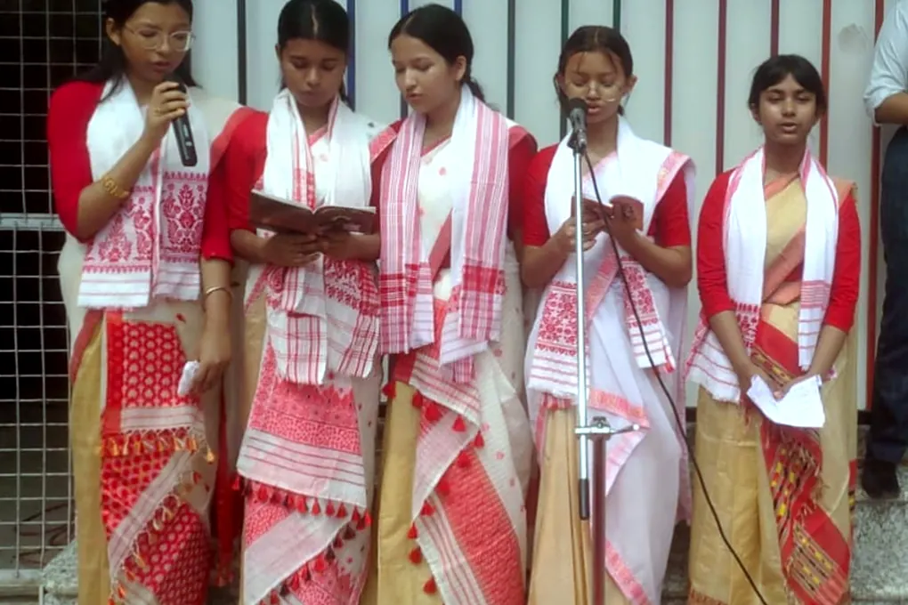 Recitation in traditional dress